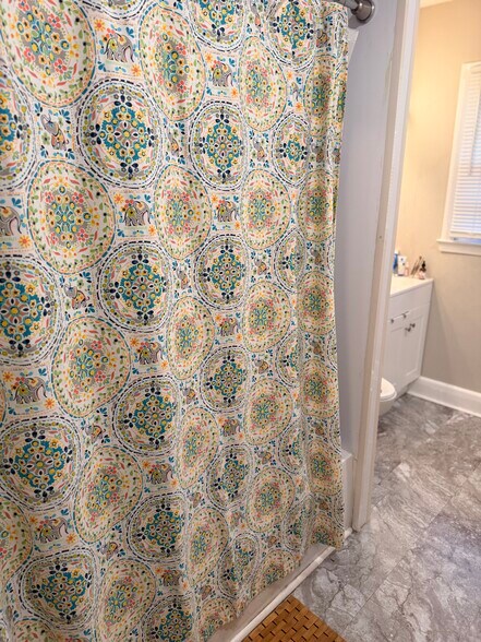 Building Photo - 2559 Clifton Springs Manor