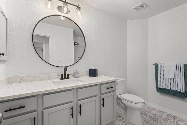 Building Photo - 10903 Wilson Oaks Dr