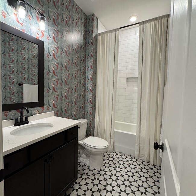 Building Photo - Discover Iris Grove at Everlee