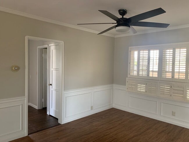 Building Photo - For Rent: Charming 2 Bed / 2 Bath Duplex i...