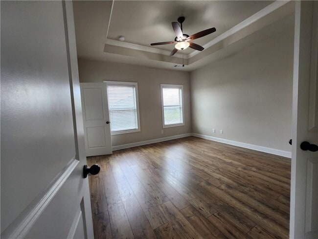 Building Photo - 1323 Faircrest Wy