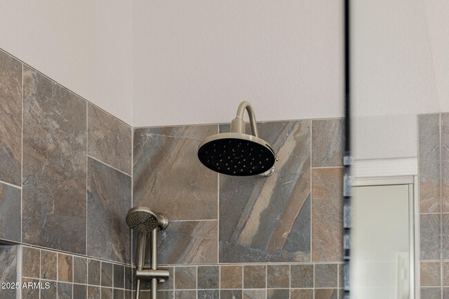 Building Photo - 16809 S 33rd Way