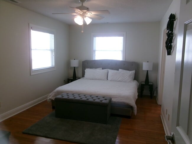 Building Photo - 3 bedroom raised beach home on Ocean Boule...