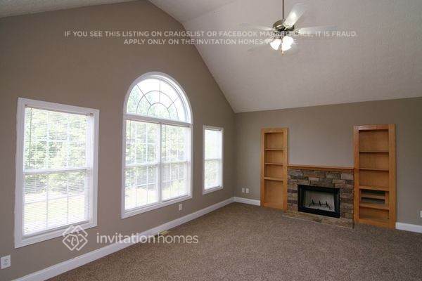 Building Photo - 125 Greatwood Dr