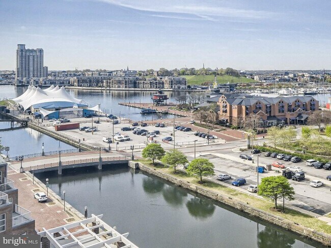 Building Photo - 250 S President St