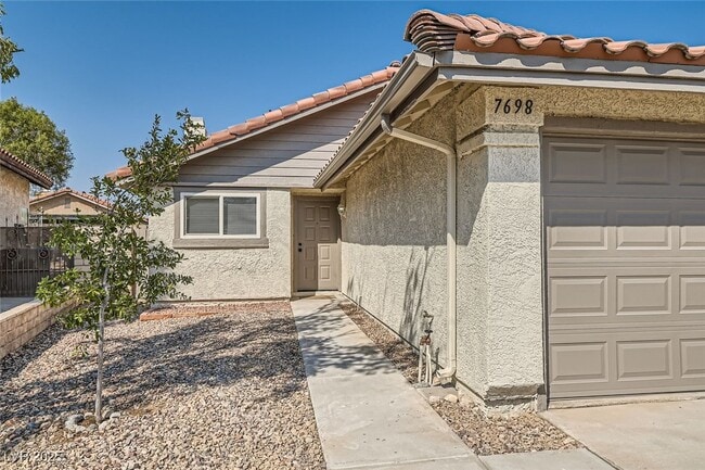 Building Photo - 7698 Barbican Ct