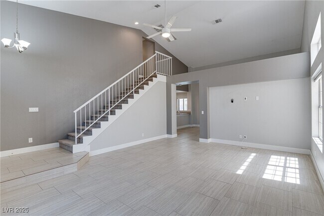 Building Photo - 20 Fantasia Ln