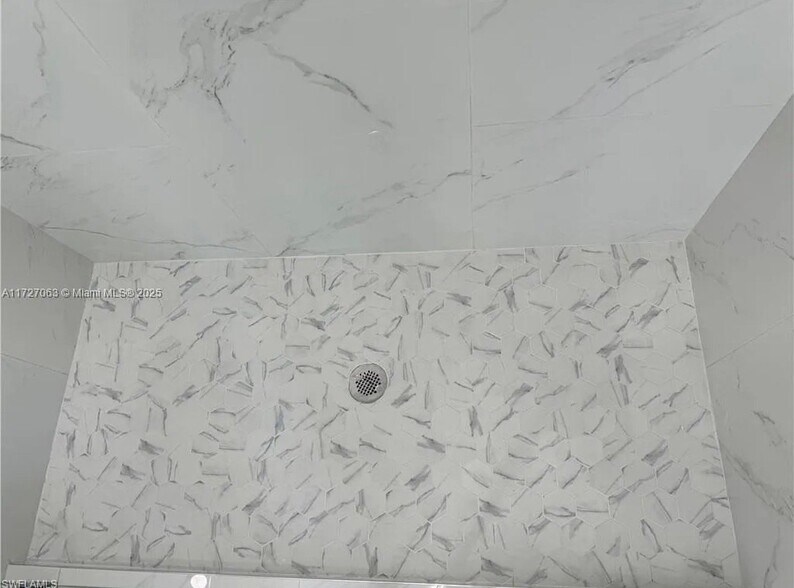 Building Photo - 1028 Eubanks St