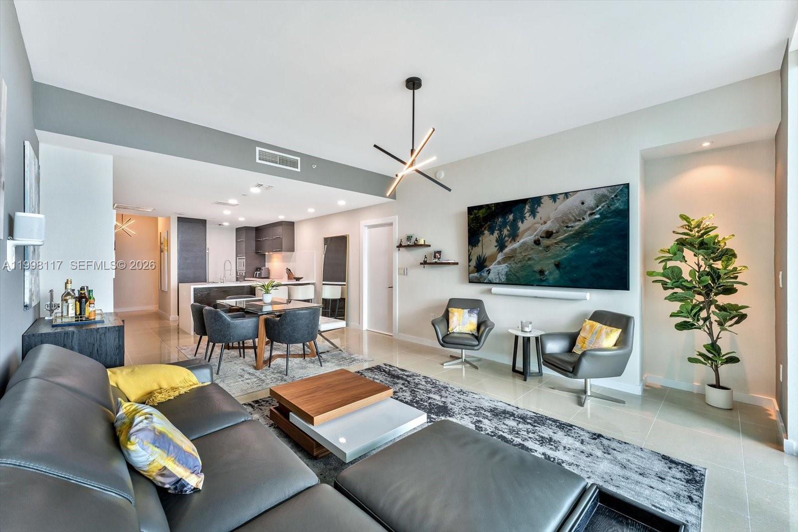 Building Photo - 900 Biscayne Blvd