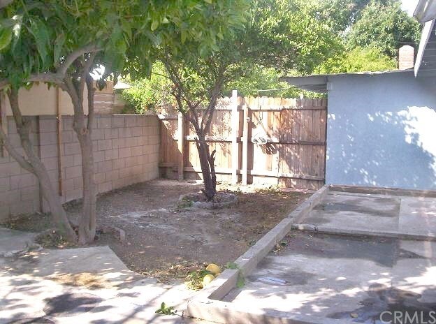 Building Photo - 1025 N Orange Ave
