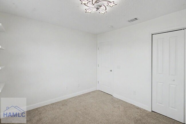 Building Photo - 206 Farnsworth Trl