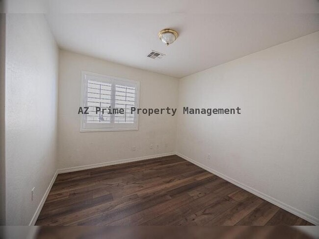 Building Photo - 10960 W Taft St