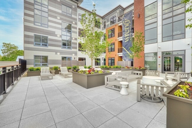 Building Photo - 62 Foundry St