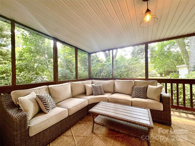 Building Photo - 3108 Barnhill Dr