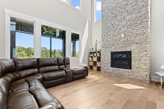 Building Photo - 2085 Kelsey court