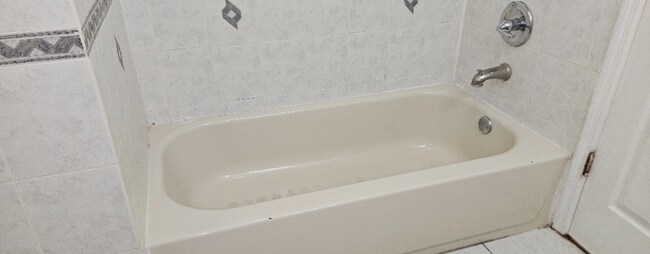 Building Photo - 642 Liberty Ave