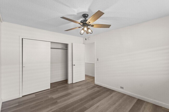 Building Photo - Renovated Tropic Gardens Town House for rent!