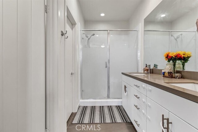 Building Photo - 30 Finch