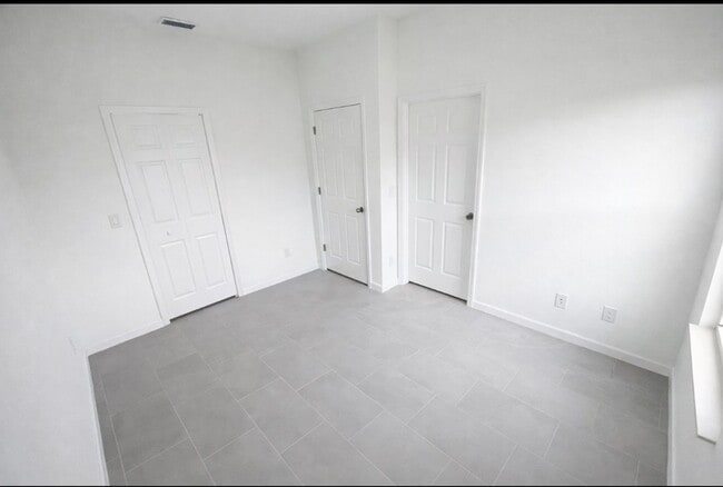 Building Photo - Brand New house in Lehigh Acers 2 Bedrooms 2 baths and 1 car garage