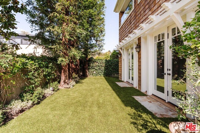 Building Photo - 685 San Lorenzo St