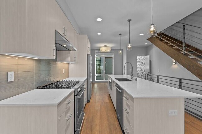 Building Photo - Stunning AIR CONDITIONED Alki Townhome w/ Rooftop Ocean View