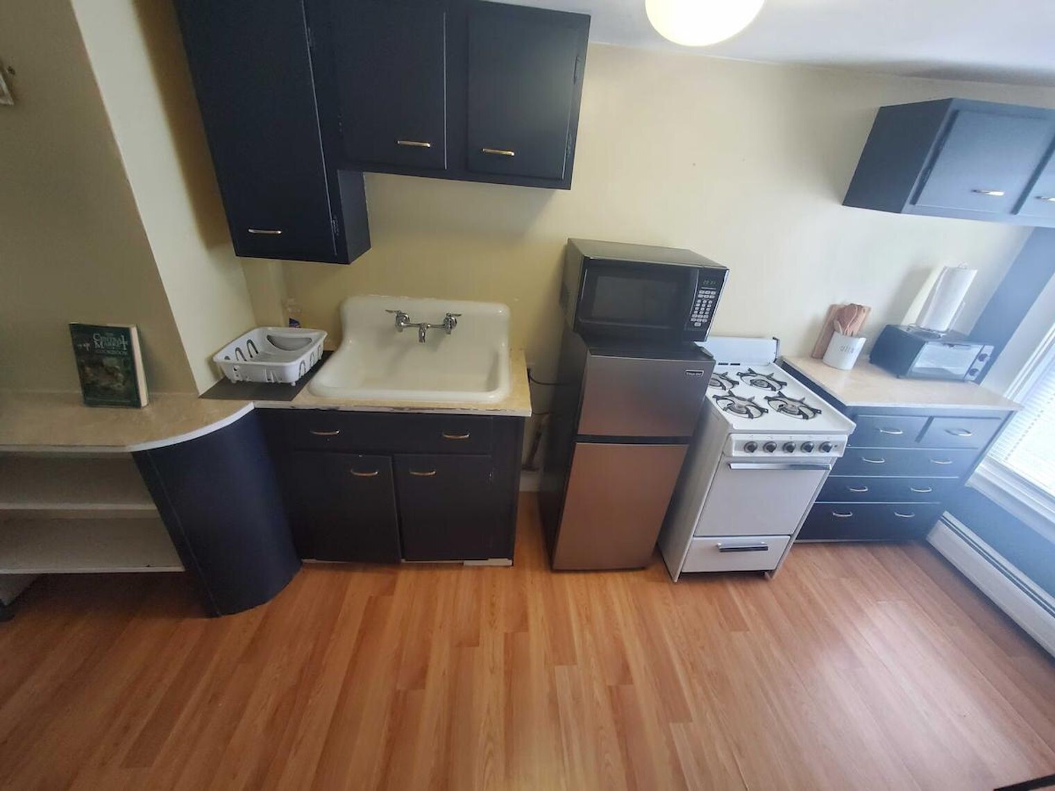 Building Photo - 55 Mapleton St