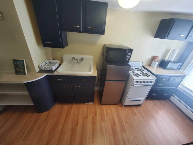 Building Photo - 55 Mapleton St