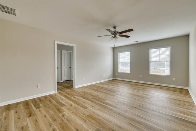 Building Photo - 6099 Whitewater Dr