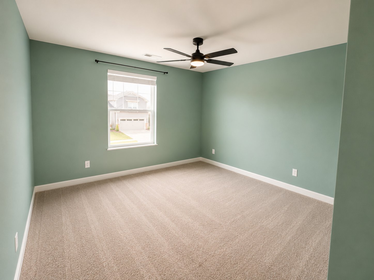 Building Photo - 330 Ellis Ln