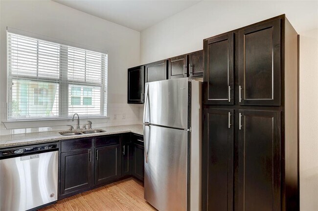 Building Photo - 2400 Louis Henna Blvd