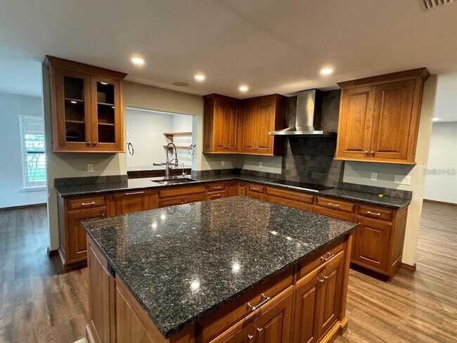 Building Photo - 5033 Vivienda Way