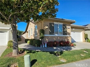 Building Photo - 145 Tijeras Creek