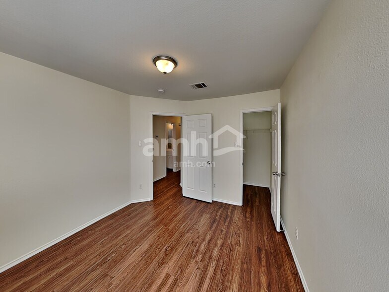 Building Photo - 11145 Franklins Tale Loop