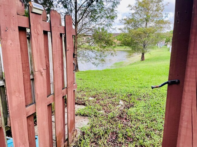 Building Photo - 16628 SW 47th Ter