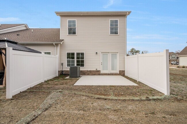 Building Photo - Beautiful NEW 3 Bed 2.5 Bath Townhome in M...