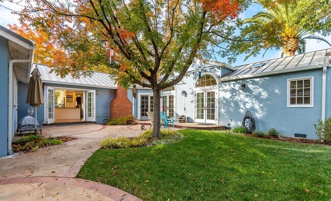 Building Photo - Luxury Single-Story Los Gatos Estate | Remodeled Throughout | Resort-Style Backyard