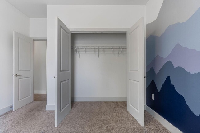 Building Photo - 4464 Goldfinch Way