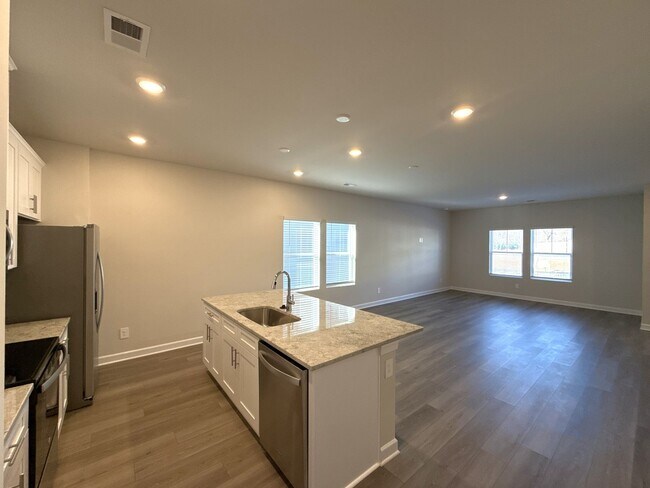 Building Photo - T.R. Lawing Realty Property