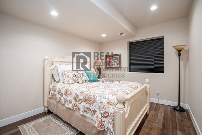 Building Photo - 3806 Edison Ave