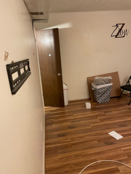 Building Photo - 8641 Sumter Ct