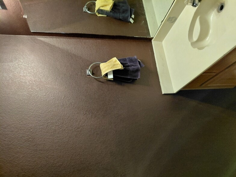 Powder Room - 834 Ash Grove Ln