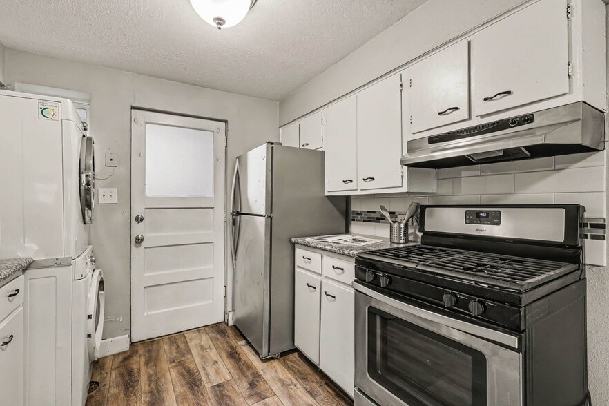 Kitchen - 105 S Meade St