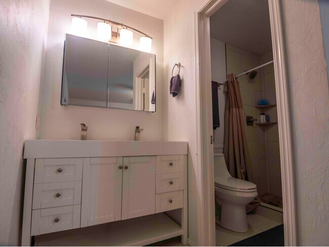 Building Photo - 2505 NW 111th St