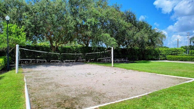 Building Photo - 2020 Greenview Shores Blvd