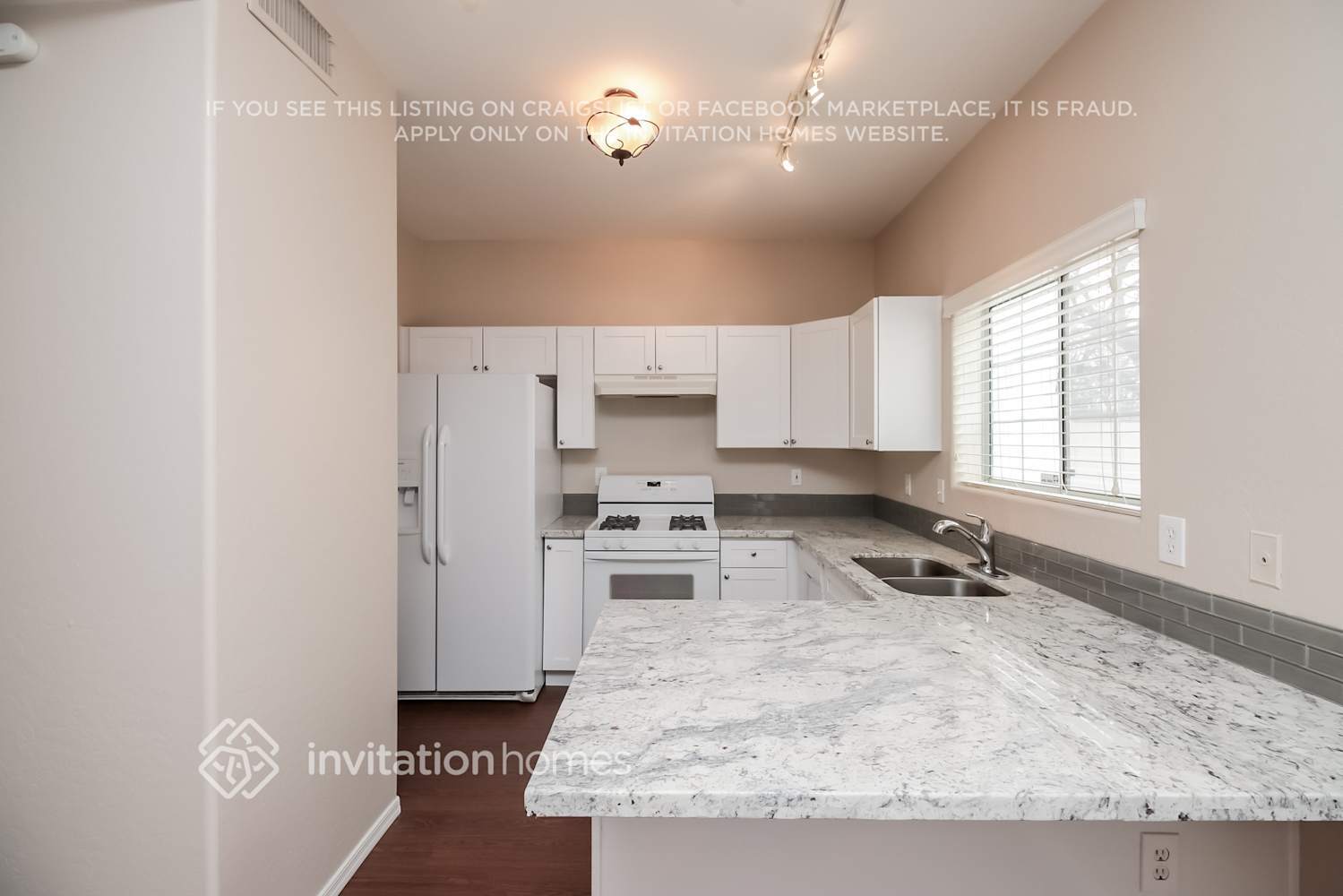 Building Photo - 1007 W Libra Dr