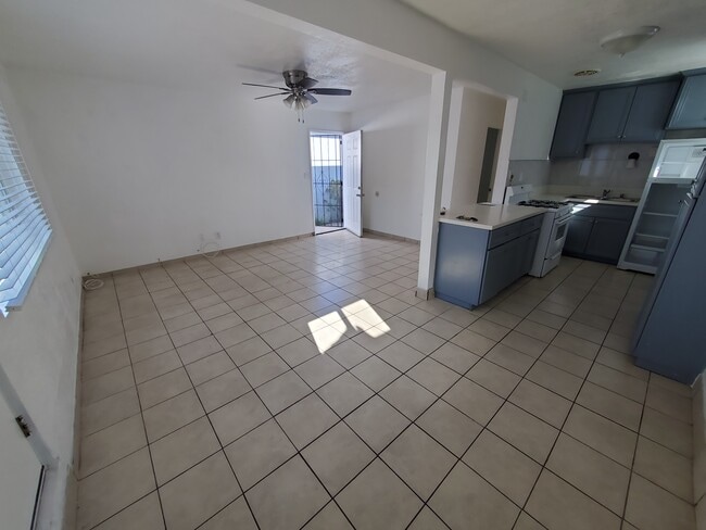 Building Photo - 2309 Grand Ave