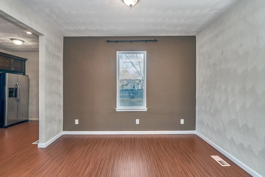 Building Photo - 1552 Fleetwood Ave