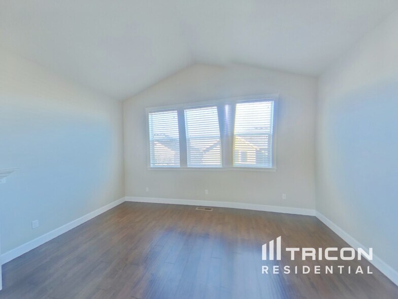 Building Photo - 7722 SW Eaker Pl