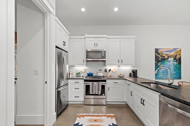 Building Photo - 3206 Garden Villa Ln