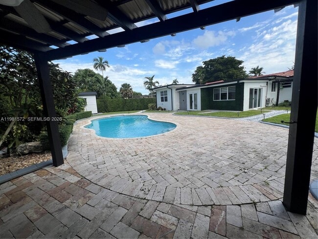 Building Photo - 140 Pocatella St